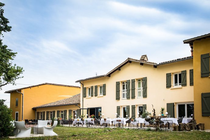 Imagen de los exteriores del Hotel La Huchette. Foto 18