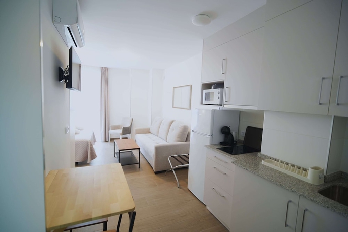 Imagen de la habitación del Hotel La Inmaculada Alojamientos. Foto 9