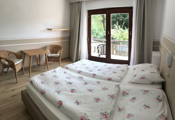 Imagen de la habitación del Hotel La Irmania Pension. Foto 5