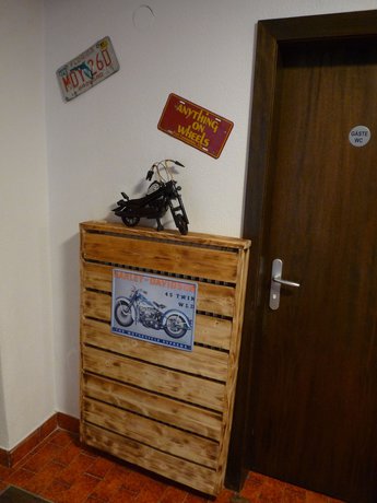 Imagen de los interiores del Hotel La Irmania Pension. Foto 17