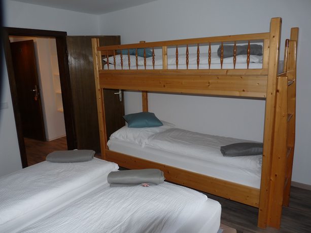 Imagen de la habitación del Hotel La Irmania Pension. Foto 8