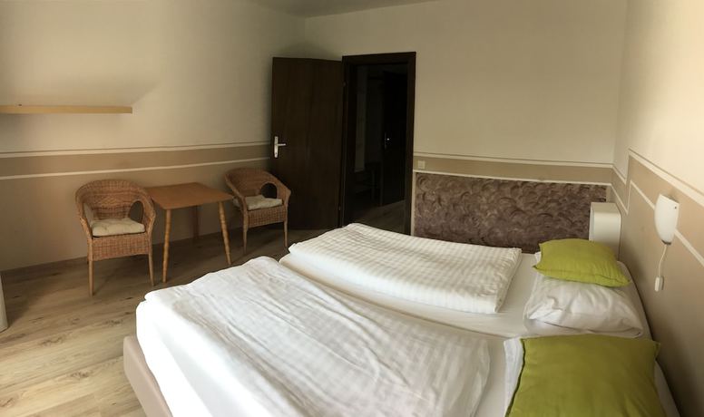 Imagen de la habitación del Hotel La Irmania Pension. Foto 15