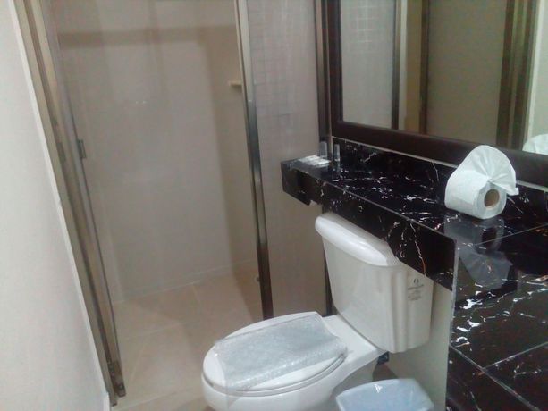 Imagen de la habitación del Hotel La Isla, Chabl&eacute;. Foto 3