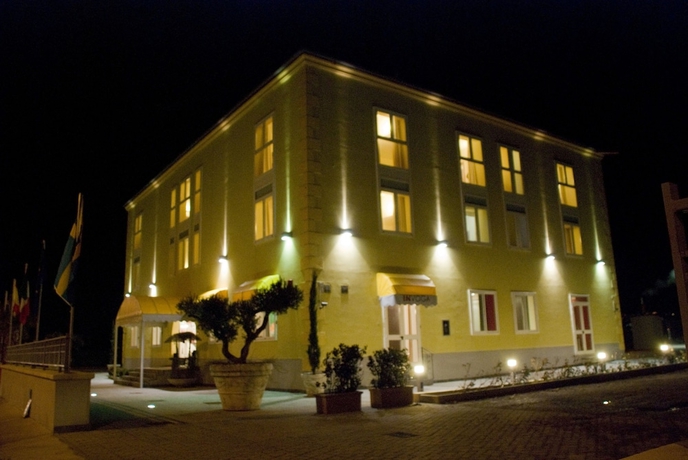 Imagen general del Hotel La Isla Resort, Pontecagnano Faiano. Foto 1