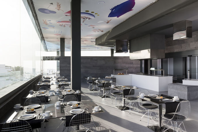 Imagen del bar/restaurante del Hotel La Isla Y El Mar Boutique - Adults Only. Foto 5