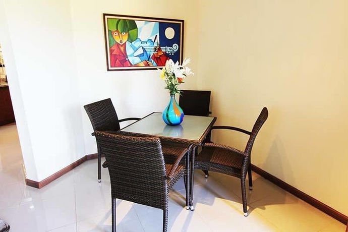 Imagen de la habitación del Hotel La Jacaranda Luxury Condos. Foto 5