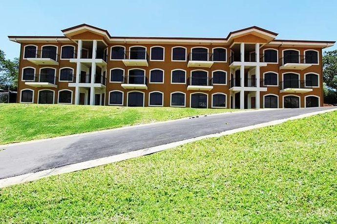 Imagen de los exteriores del Hotel La Jacaranda Luxury Condos. Foto 9