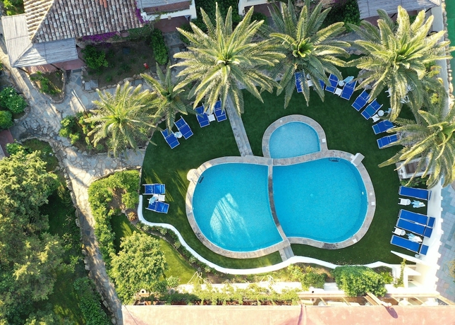 Imagen de la piscina del Hotel La Jacia and Resort. Foto 17