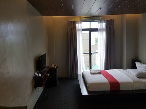 Imagen de la habitación del Hotel La Jenns Hotel And Resto Grill. Foto 7