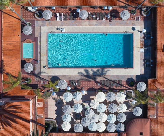 Imagen de la piscina del Hotel La Jolla Beach And Tennis Club. Foto 18