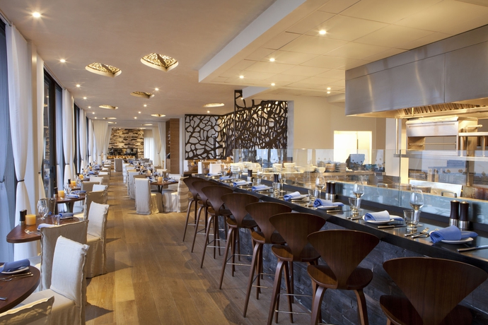 Imagen del bar/restaurante del Hotel La Jolla Curio Collection By Hilton. Foto 3