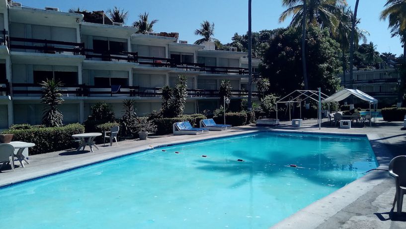 Imagen de la piscina del Hotel La Jolla. Foto 12