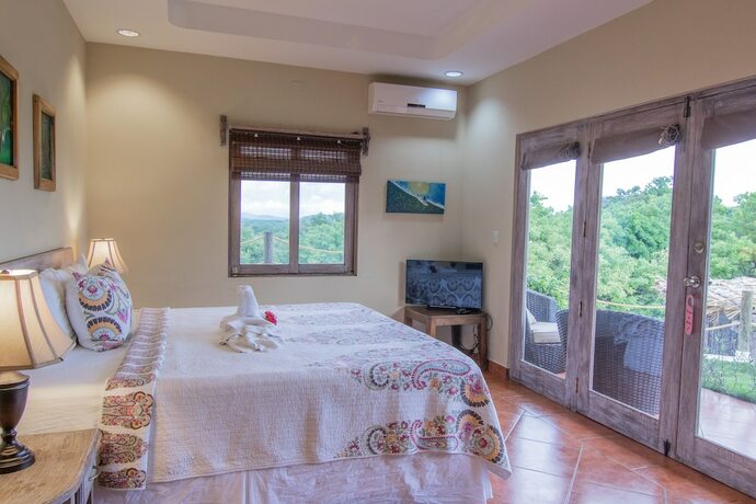 Imagen de la habitación del Hotel La Jolla de Guasacate. Foto 19