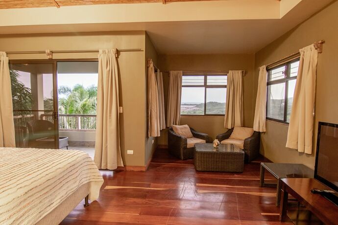 Imagen de la habitación del Hotel La Jolla de Guasacate. Foto 20