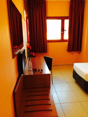 Imagen de la habitación del Hotel La Jonquera. Foto 4