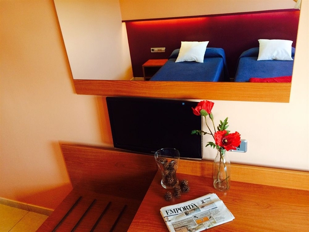 Imagen de la habitación del Hotel La Jonquera. Foto 6