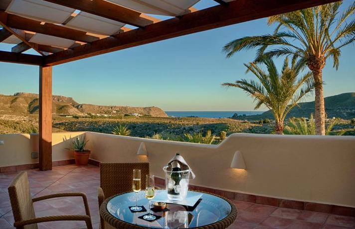 Imagen de los interiores del Hotel La Joya de Aguamarga - Adults Recommended. Foto 12