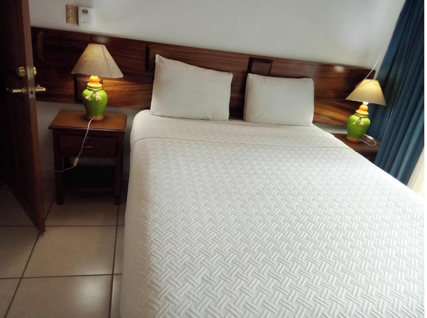 Imagen de la habitación del Hotel La Joya del Lago. Foto 2