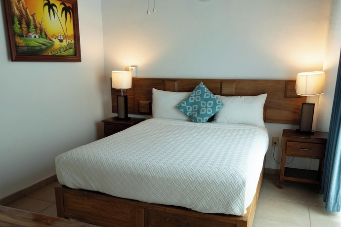 Imagen de la habitación del Hotel La Joya del Lago. Foto 3