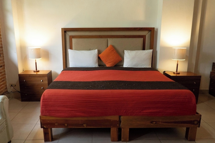 Imagen de la habitación del Hotel La Joya del Lago. Foto 10