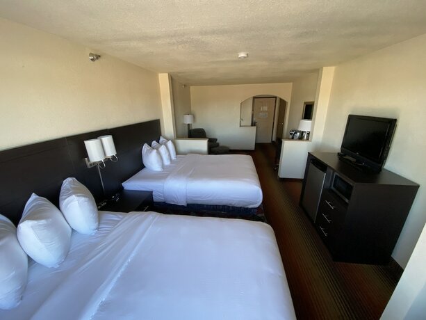 Imagen general del Hotel La Junta Inn. Foto 8