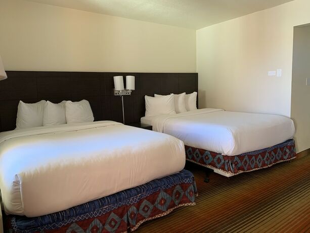 Imagen de la habitación del Hotel La Junta Inn. Foto 13