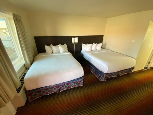 Imagen de la habitación del Hotel La Junta Inn. Foto 18