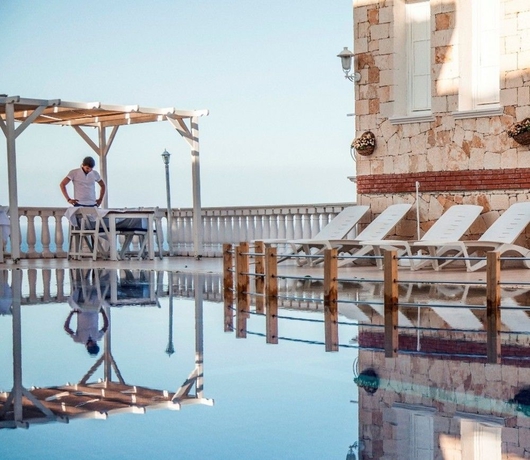 Imagen de la piscina del Hotel La Kumsal. Foto 14