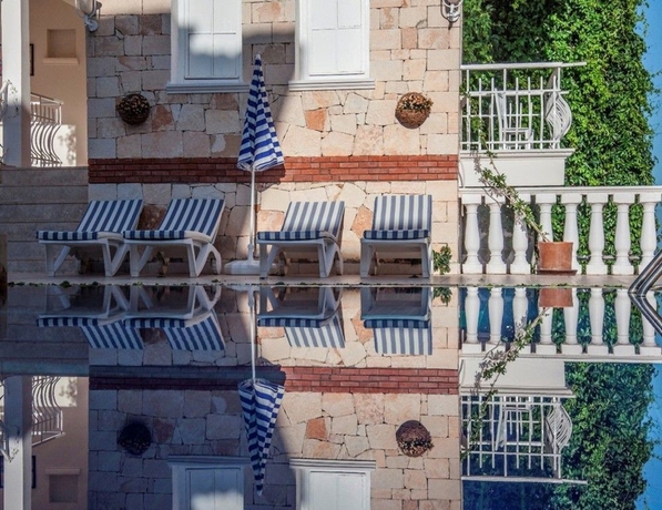 Imagen de la piscina del Hotel La Kumsal. Foto 15