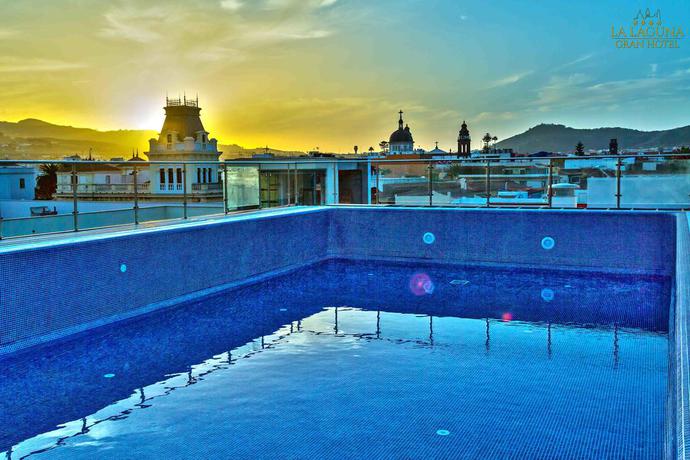 Imagen de la piscina del Hotel La Laguna Gran Hotel. Foto 13