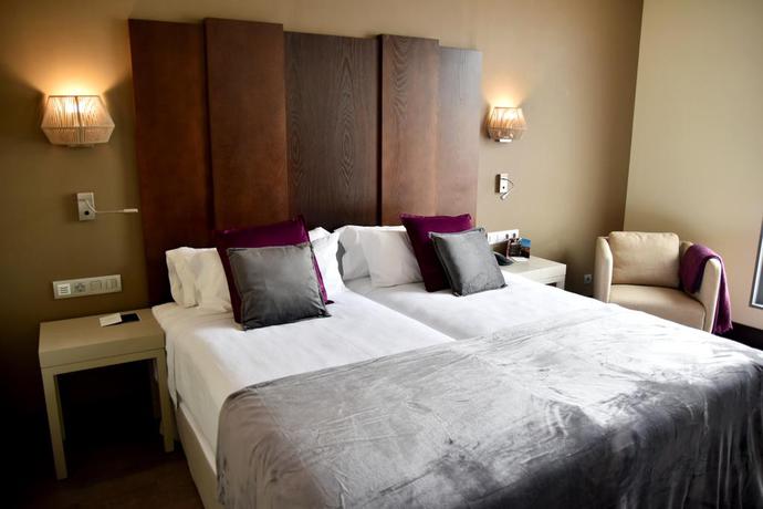 Imagen de la habitación del Hotel La Laguna Gran Hotel. Foto 4