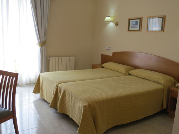 Imagen de la habitación del Hotel La Lanzada. Foto 10