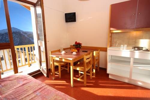 Imagen de la habitación del Hotel La Lauza-néaclub. Foto 3