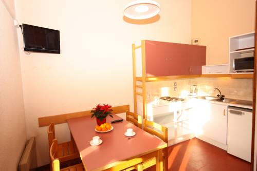 Imagen de la habitación del Hotel La Lauza-néaclub. Foto 5