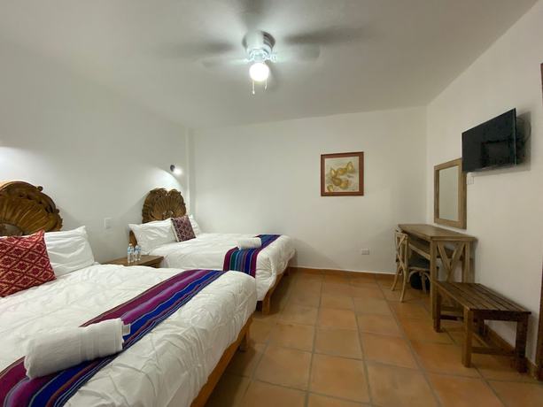 Imagen de la habitación del Hotel La Lejona. Foto 7