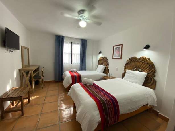 Imagen de la habitación del Hotel La Lejona. Foto 11