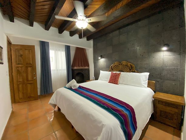 Imagen de la habitación del Hotel La Lejona. Foto 12