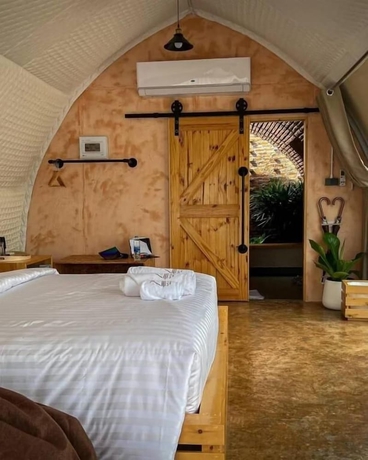 Imagen de la habitación del Hotel La Lev&eacute;e Resort. Foto 3