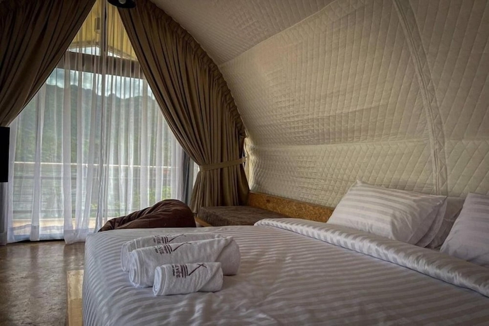 Imagen de la habitación del Hotel La Lev&eacute;e Resort. Foto 9