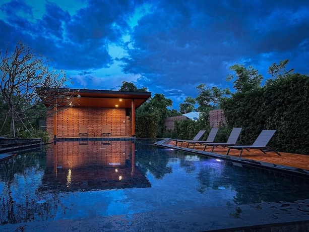 Imagen de la piscina del Hotel La Lev&eacute;e Resort. Foto 14