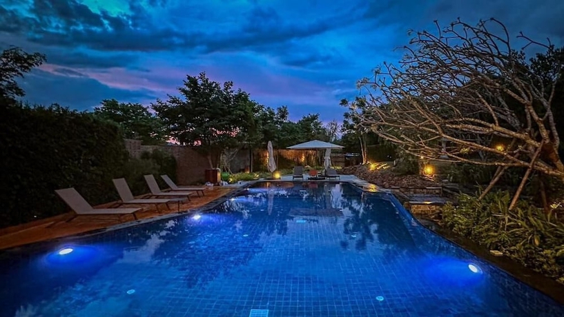 Imagen de la piscina del Hotel La Lev&eacute;e Resort. Foto 15