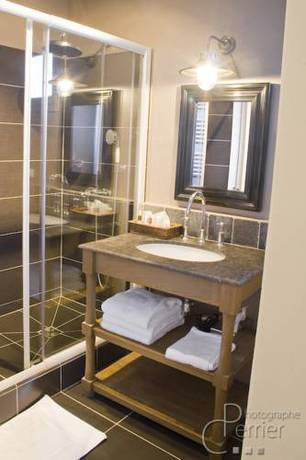 Imagen de la habitación del Hotel La Licorne & Spa. Foto 4