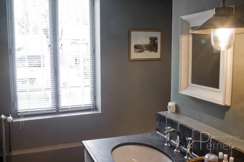 Imagen de la habitación del Hotel La Licorne & Spa. Foto 8