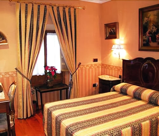 Imagen de la habitación del Hotel La Llave De La Judería. Foto 5