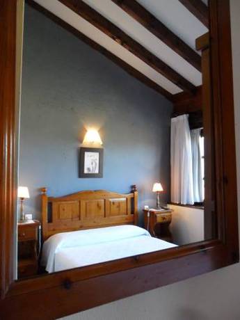 Imagen de la habitación del Hotel La Llosona. Foto 5