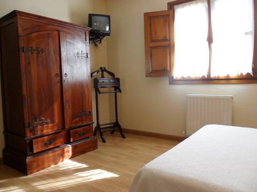 Imagen de la habitación del Hotel La Llosona. Foto 7