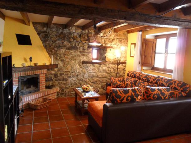 Imagen de los interiores del Hotel La Llosona. Foto 9