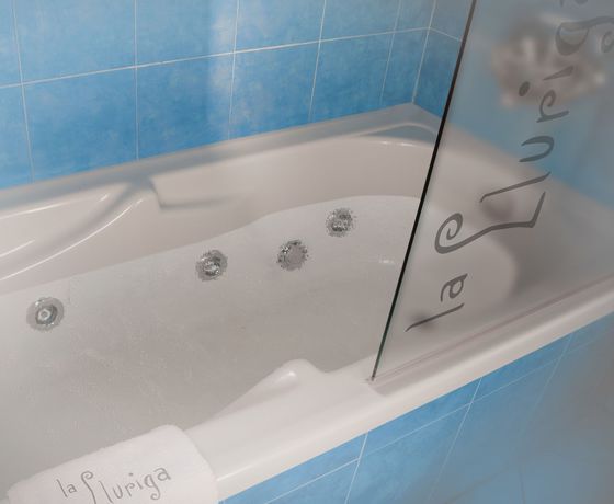 Imagen de la habitación del Hotel La Lluriga. Foto 6