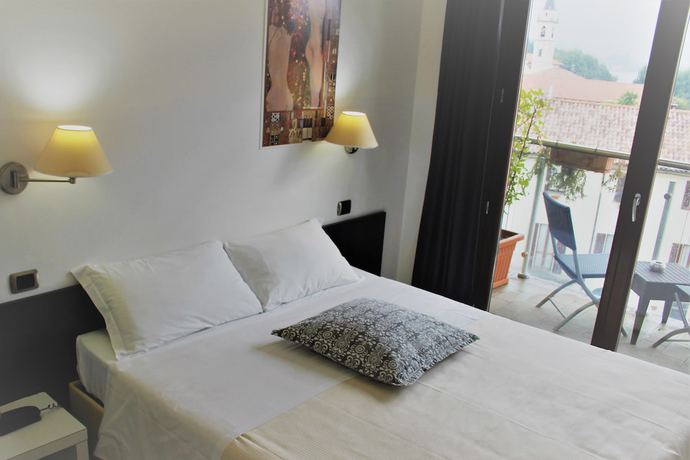 Imagen de la habitación del Hotel La Locanda, Cadrezzate. Foto 4