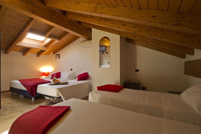 Imagen de la habitación del Hotel La Locanda, Cadrezzate. Foto 8